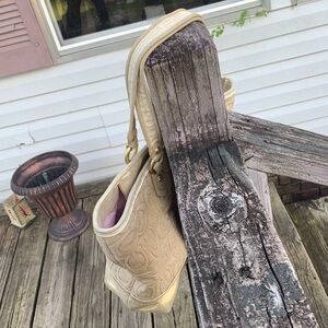 Coach Poppy (Authentic)